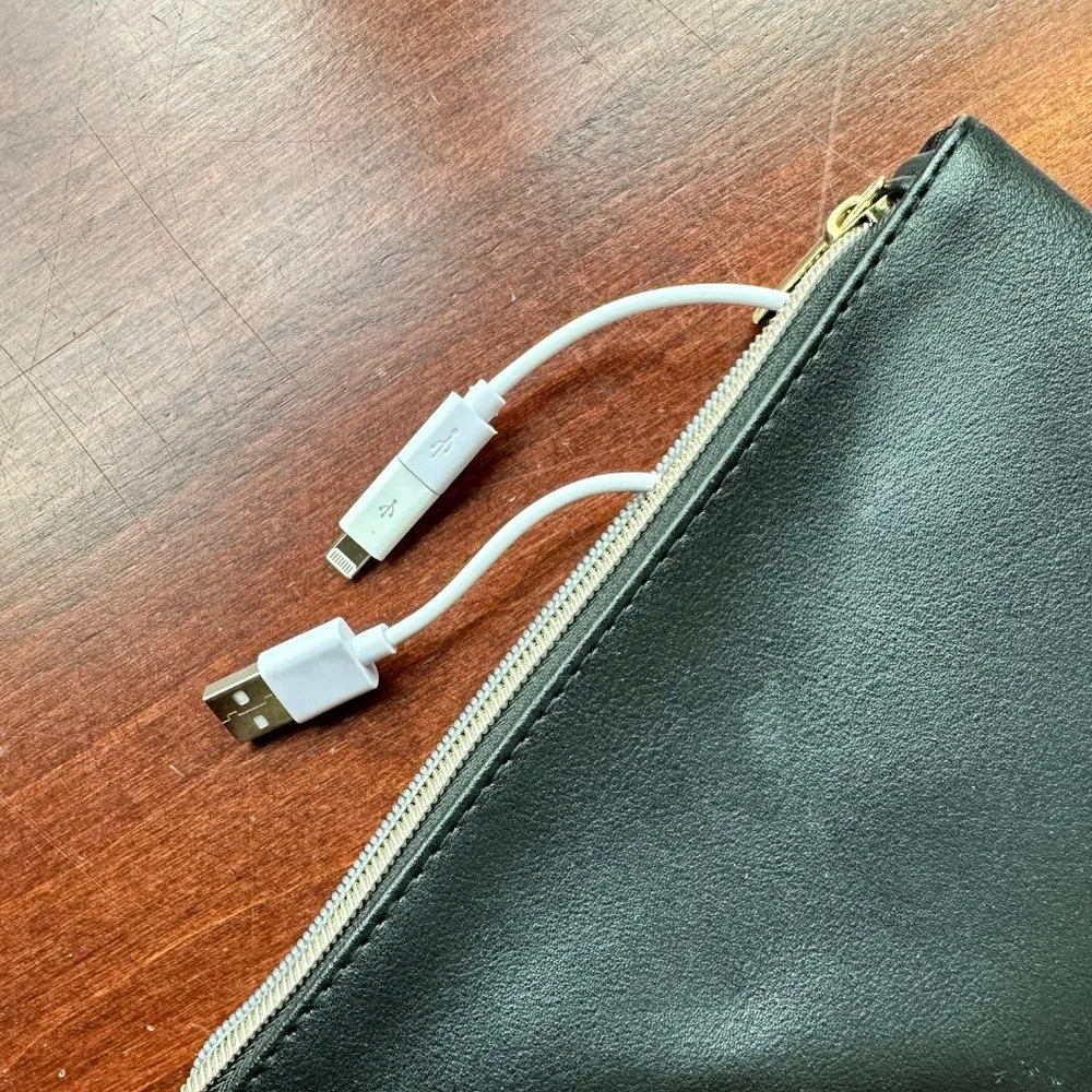 UNIQUE! Clutch Wallet Purse Wristlet with Built In Back Up Battery Charger Black - Image 9