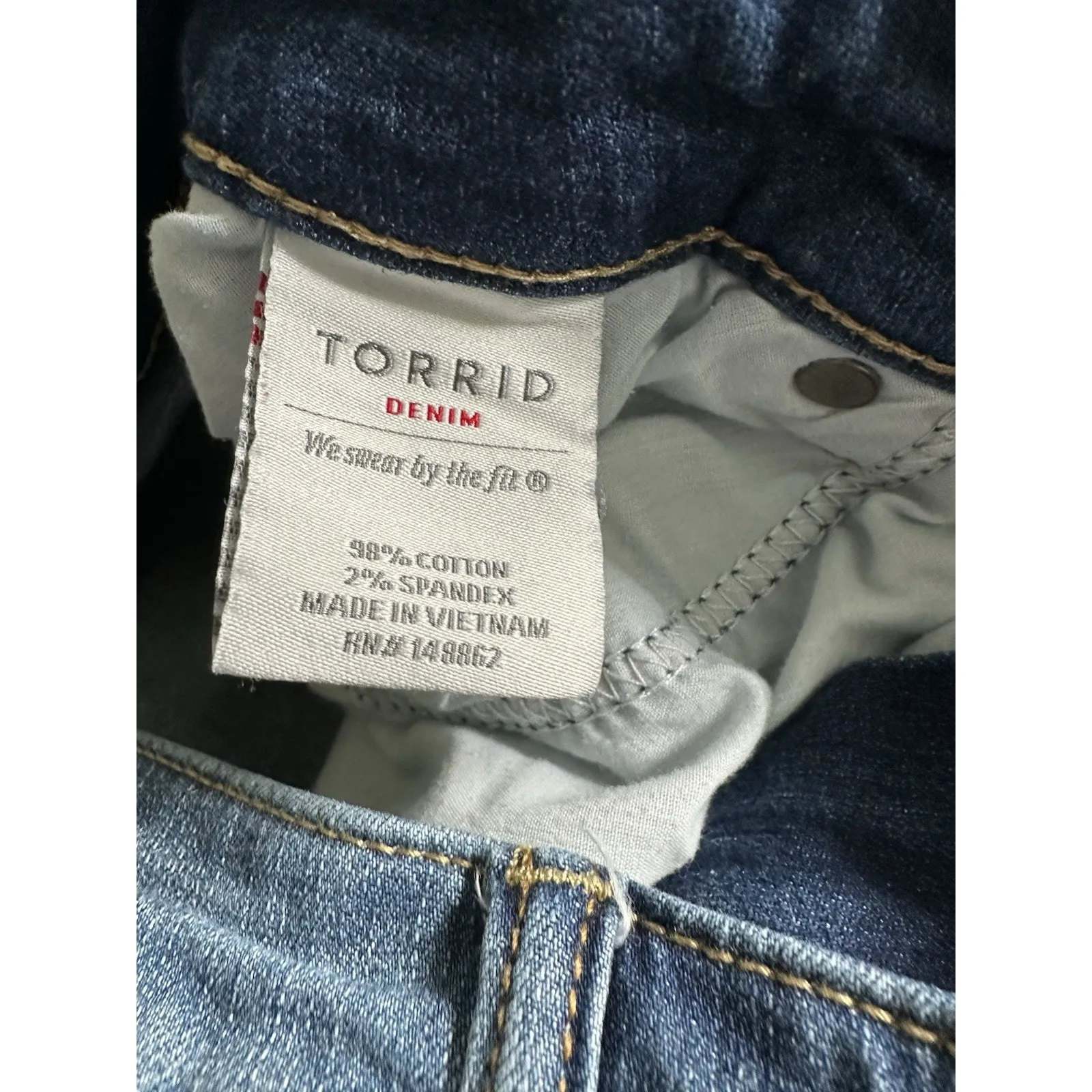 Torrid Eyelet Ankle Cropped Capri Skinny Denim Low Rise Blue Jean Medium Wash 16 - Image 6