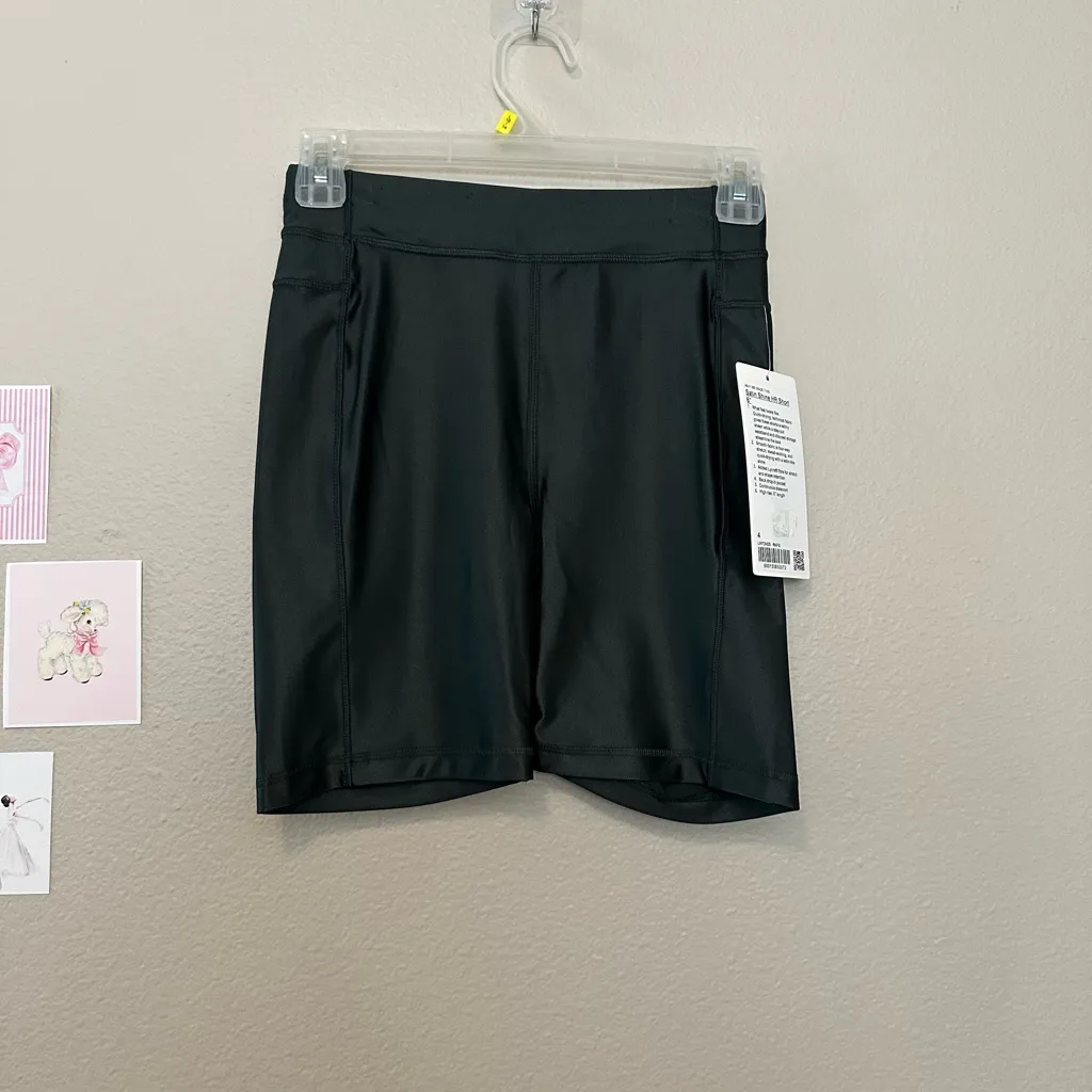 Lululemon Satin Shine High-Rise Short 6" Rainforest Green Women's Size 4 NWT - Image 2