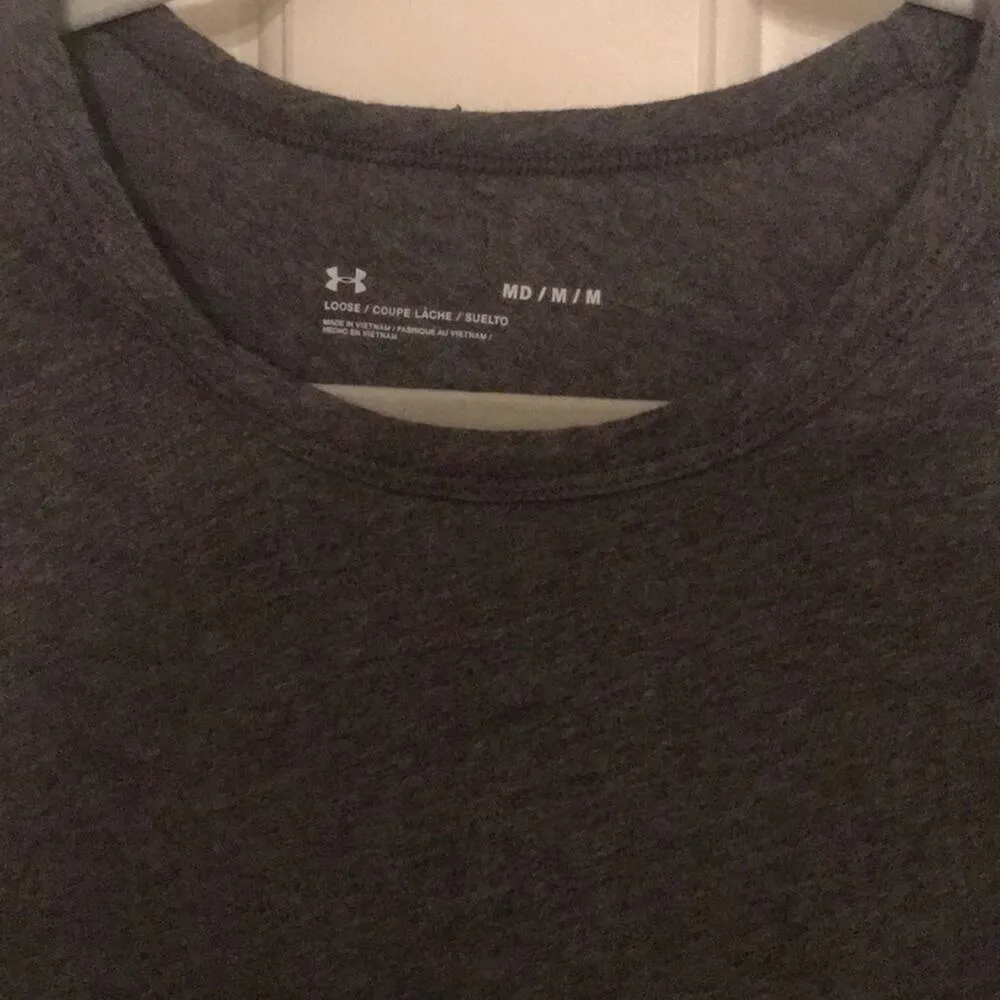 Under Armour loose workout top grey and black m - Image 4