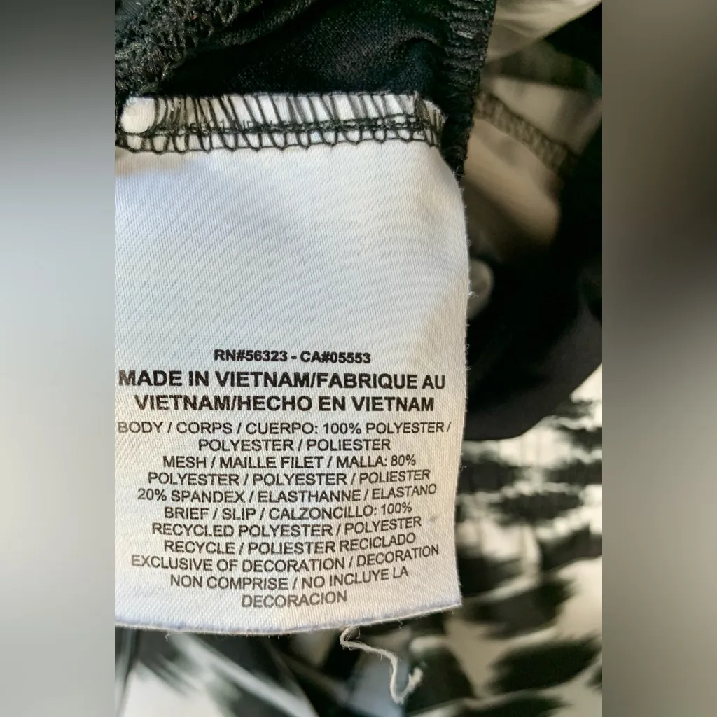 Nike Women’s Running Shorts XS Black White Ikat Print Dri Fit Athletic Shorts - Image 9