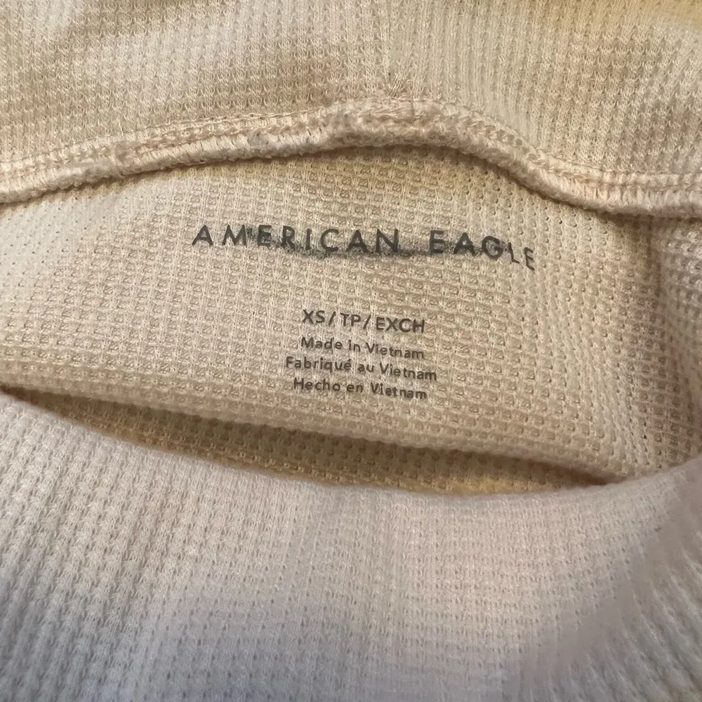 American Eagle mock turtleneck half crop sweater winter white EUC size XS - Image 7