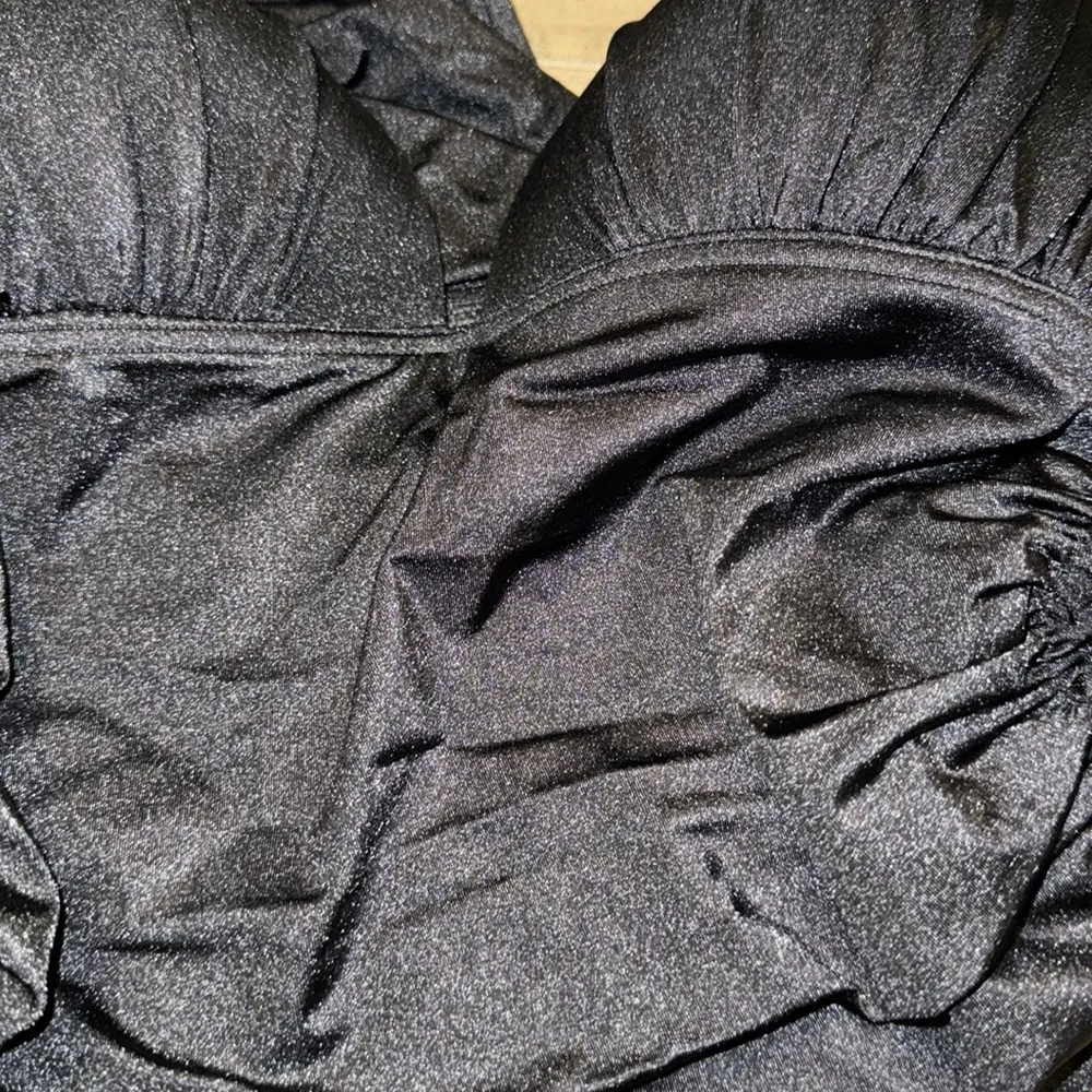 VICTORIA'S SECRET SWIM
The Harlow Push-Up One-Piece Swimsuit‎ - Image 3