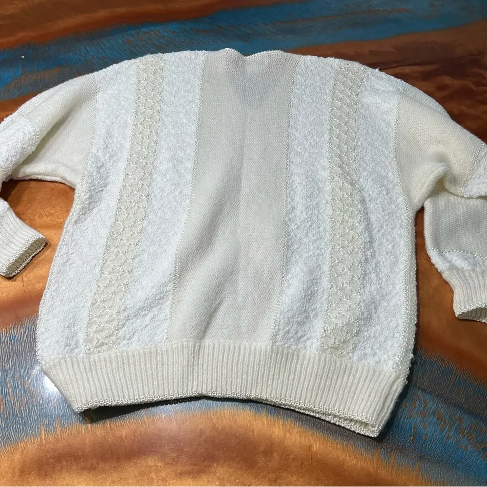 Vintage Persuasion Textured Boucle V - Image 5