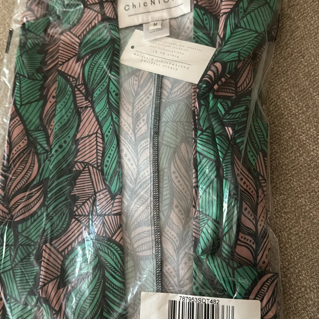 Chic Ni City Lulu Wrap Topper Green Feather Medium - Image 2