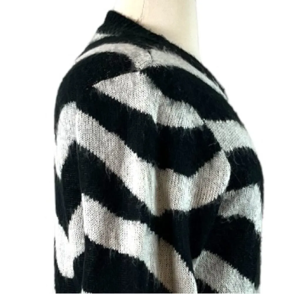 Who What Wear Sweater Crew Neck Fuzzy Zebra Black Gray Women’s Size XL - Image 8