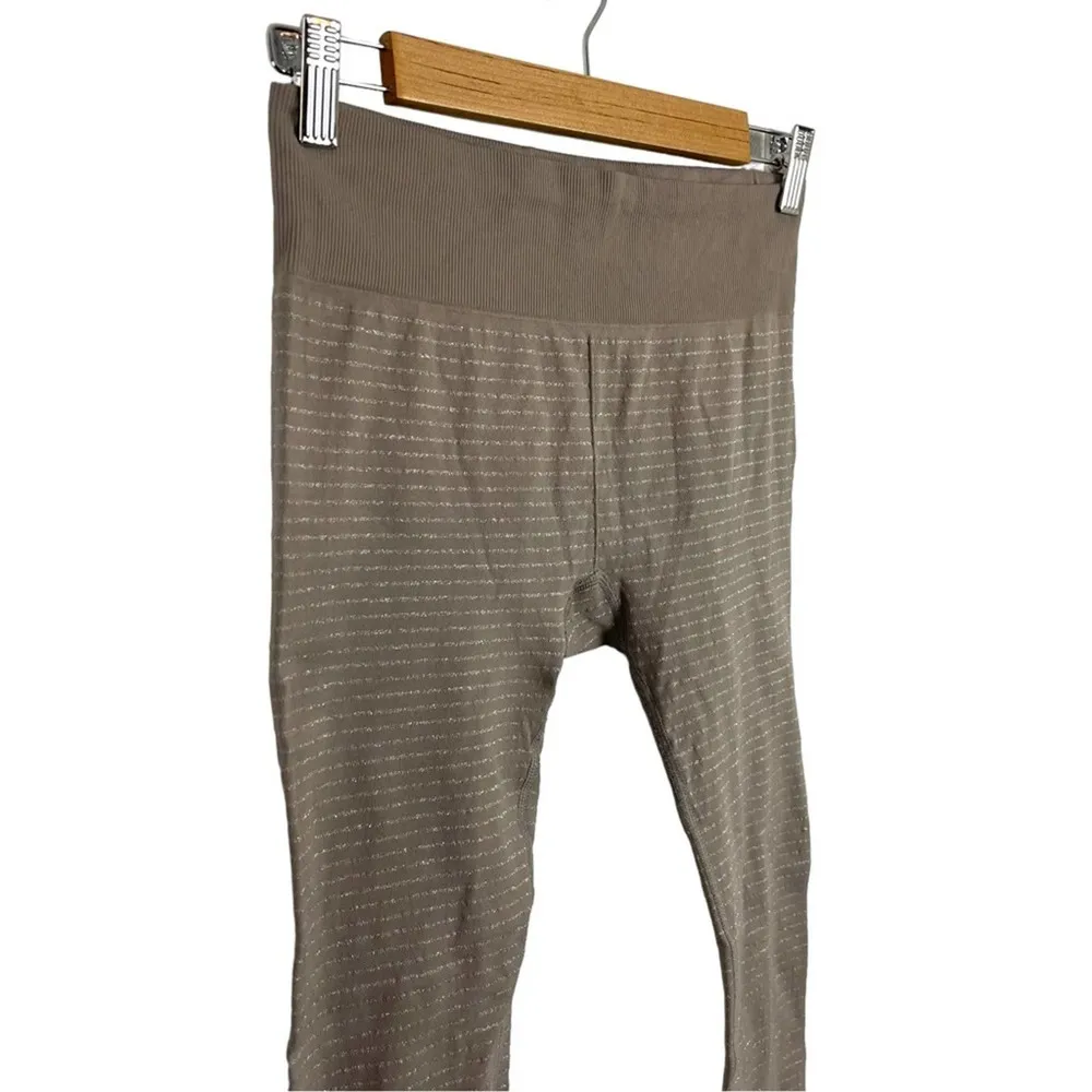 Athleta Shimmer Stripe Seamless Tight Legging Taupe Metallic Silver 242843 SZ M - Image 3