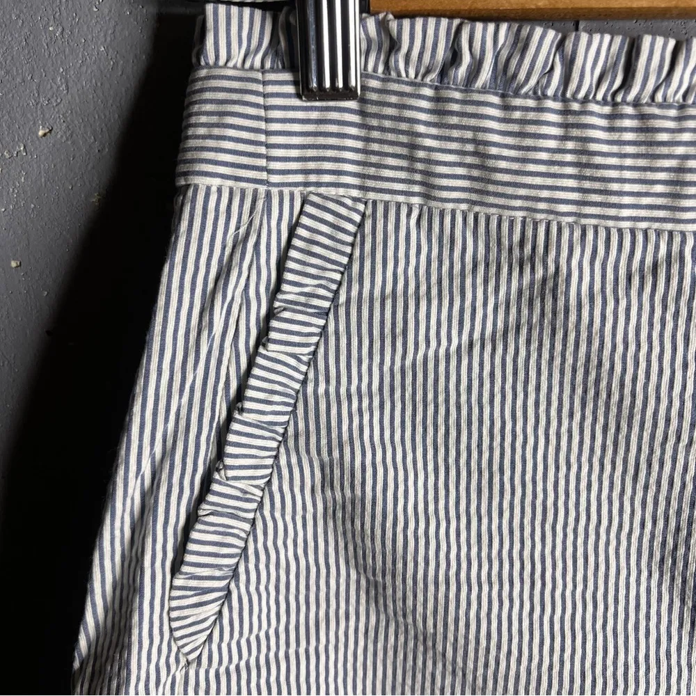 J.crew ruffle Seersucker shorts in size 4 - Image 5