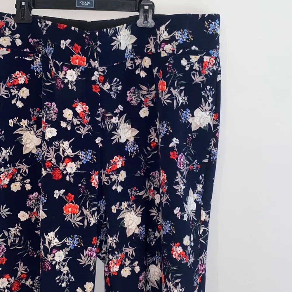 NWT Lane Bryant “the Allie” navy floral wide leg dress pants size 26 - Image 4