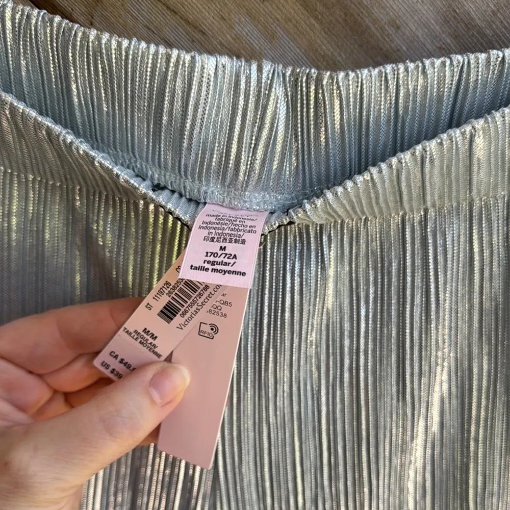 Victoria’s Secret Silver pleated crepe Metallic jogger lounge Pants medium NWT - Image 2