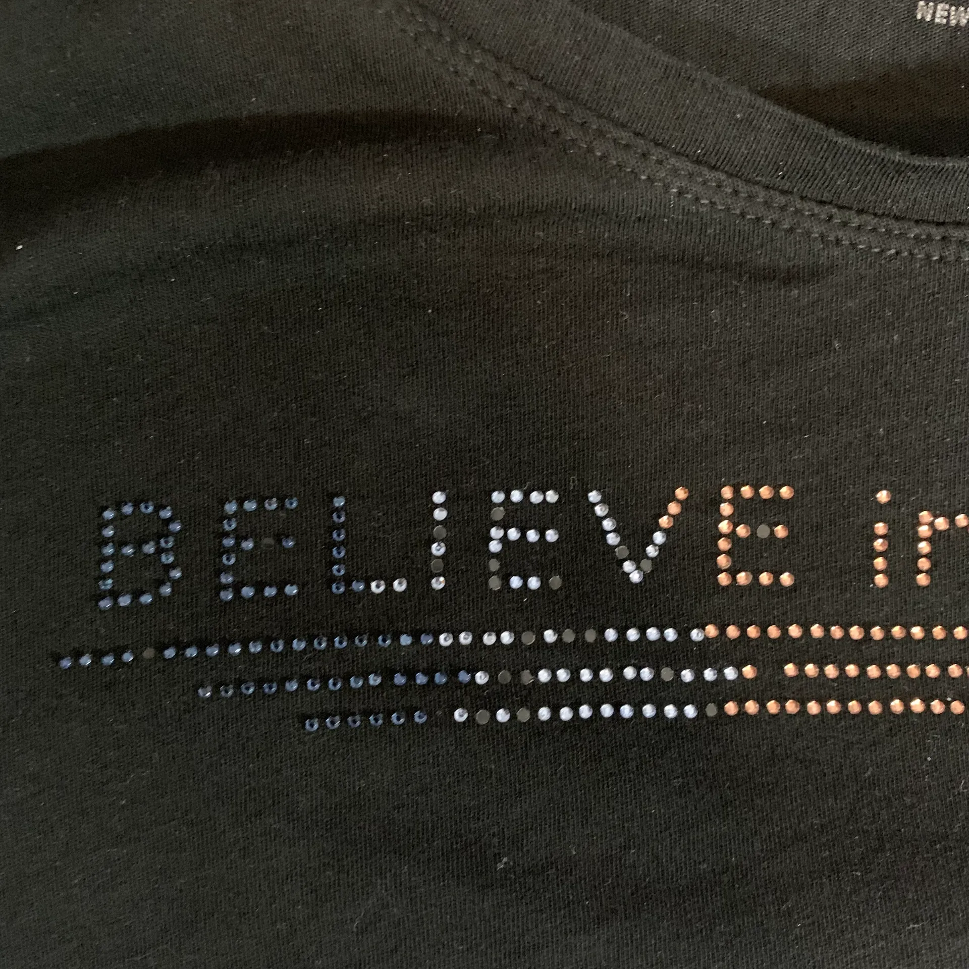 New York & Co Womens Size Medium Black Cotton Crew Neck Short Sleeve T-Shirt  - Image 3