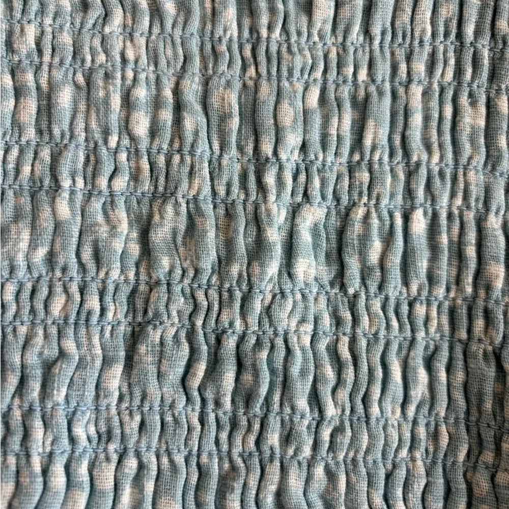 Abercrombie crop tank with bows on the shoulder - Image 2