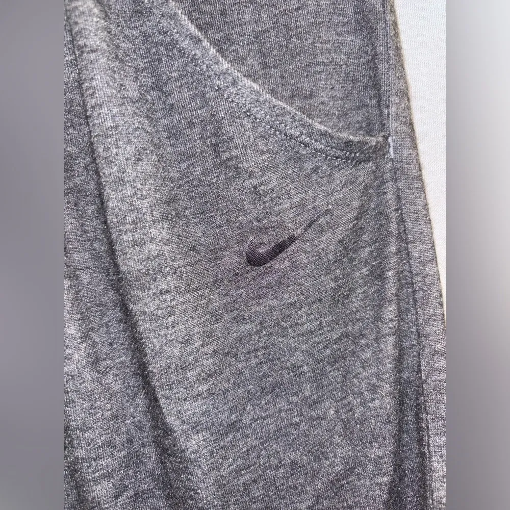 Nike dri fit sweats size xs gray draw string skinny rouge ankle - Image 2