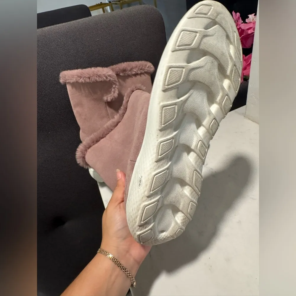 Skechers on the go  Tan Fur-Lined Boots - Image 9