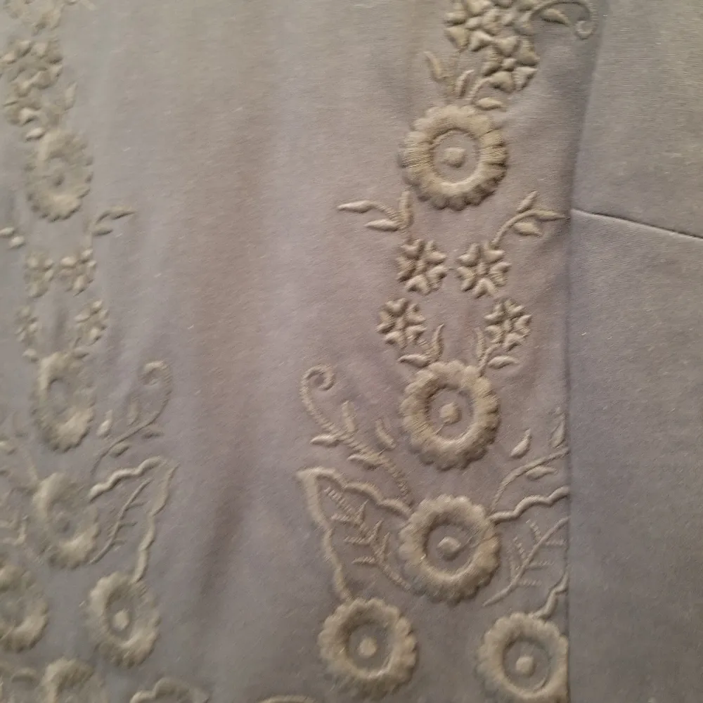 {6} Brooks Brothers Embroidered Floral Shift Dress Deep Navy - Image 7