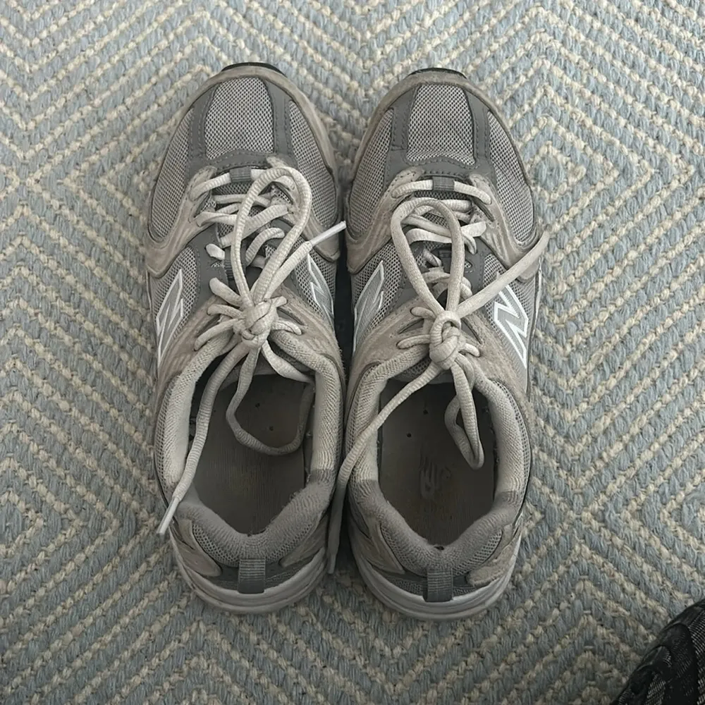 New Balance 530 Shoes in Grey/ Grey-  7.5 - Image 7