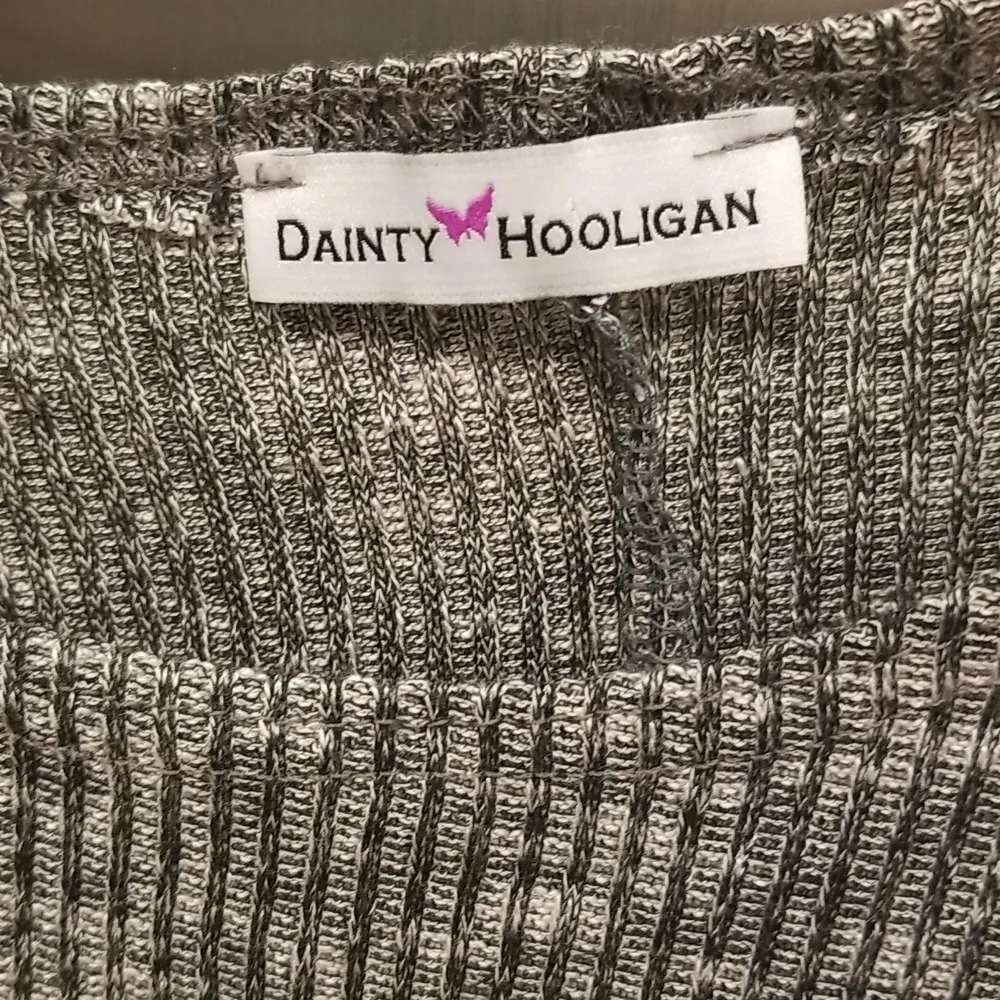 💕DAINTY HOOLIGAN💕 Cold Shoulder Ribbed 3/4 Sleeve Top ~ Marled Grey Small - Image 6