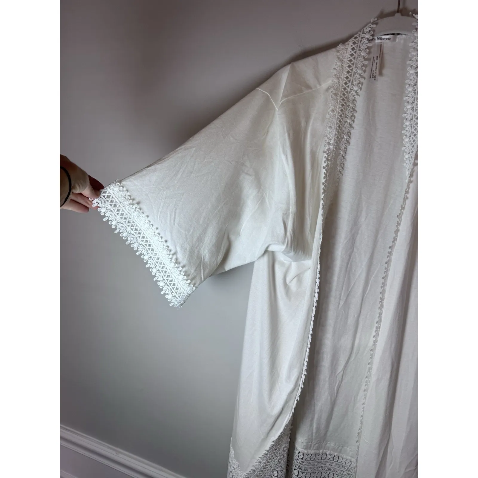 Flora Nikrooz Edie Cotton Modal Lace Trimmed Short Robe Sz S White $88 NWT - Image 8