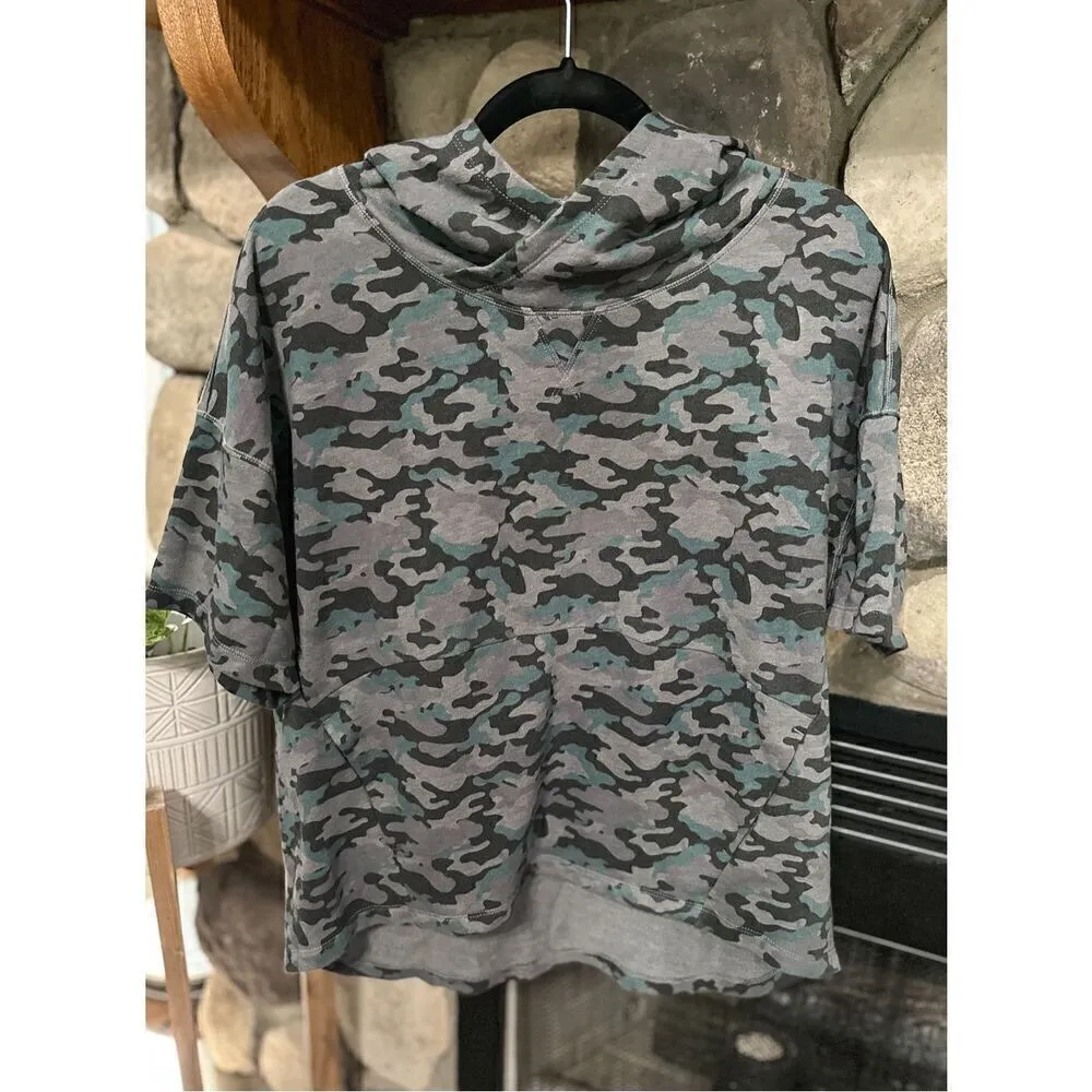 Fabletics Camo Hoodie -short sleeve - Image 6