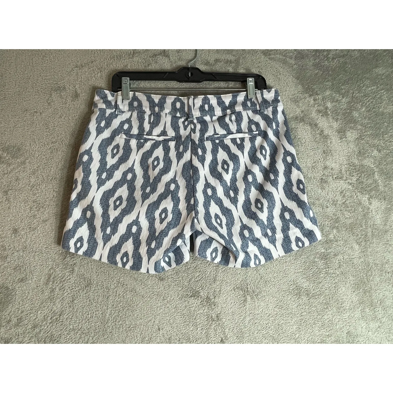 Isaac Mizrahi Shorts Size 8 Blue Ikat Tailored Low Rise Preppy Country Club - Image 3