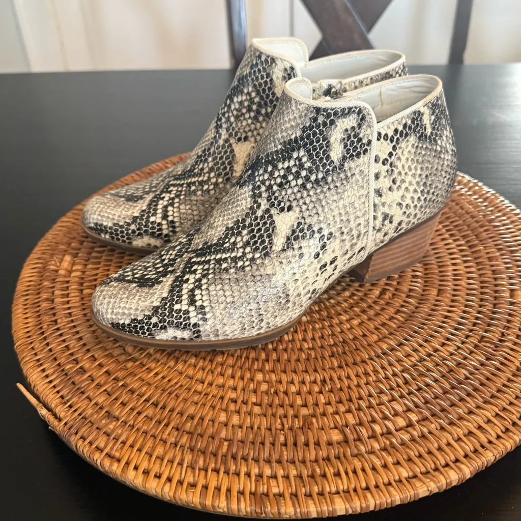 Blondo Black and White Snakeskin Ankle Booties waterproof - Image 3