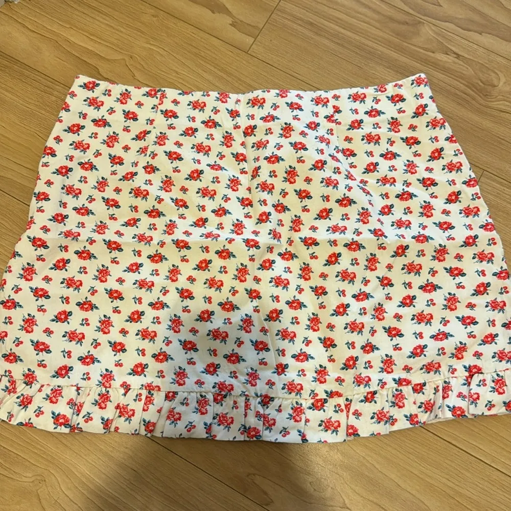 Zara Floral Skirt - Image 4
