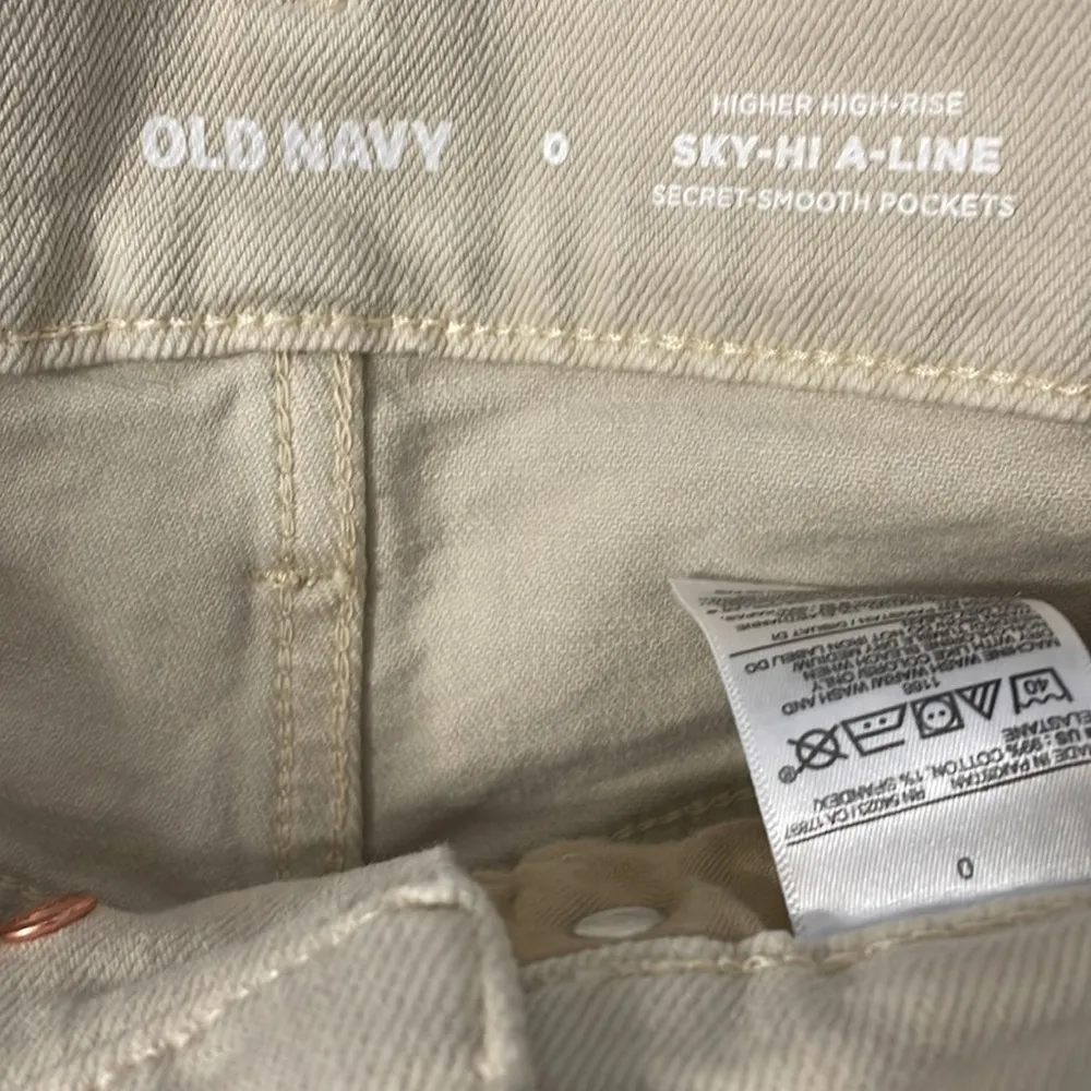 Old Navy Higher High Rise Sky-Hi A-Line Shorts - Image 4