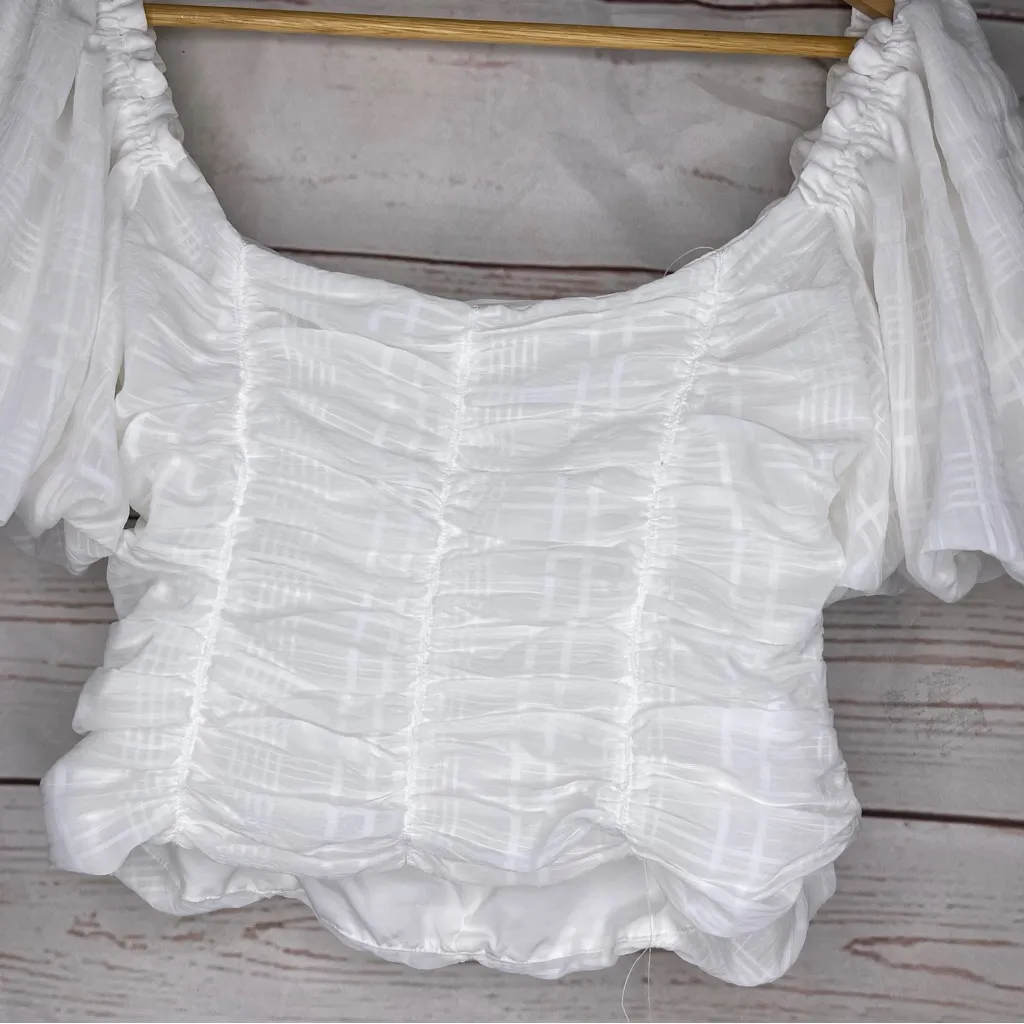 Astr The Label • Crop Blouse • Ruched • White • Short Sleeve • Large - Image 13