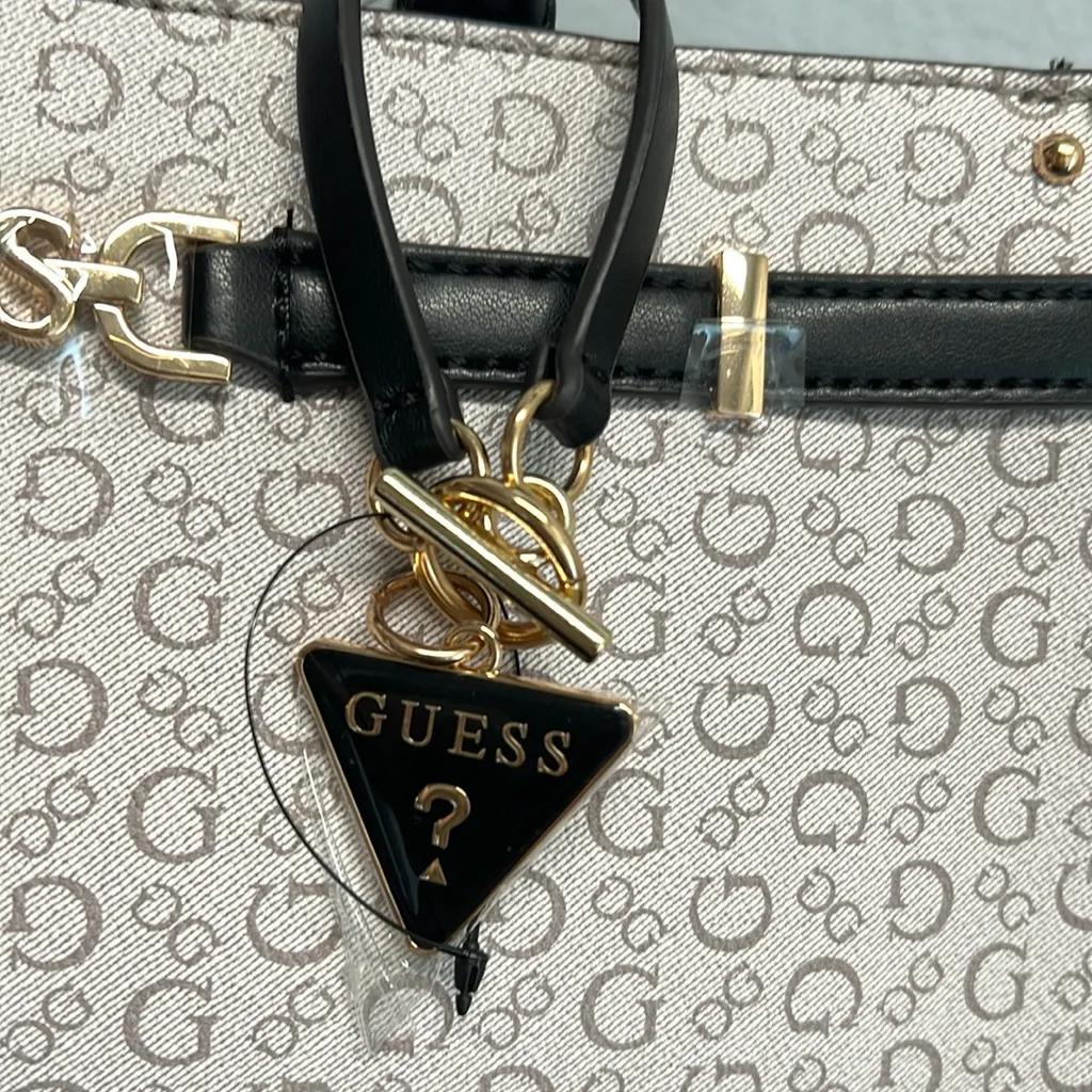 Guess | Classic Bag w/Iconic Logo Bag Charm, Matching Wallet & Dust Bag - Image 7