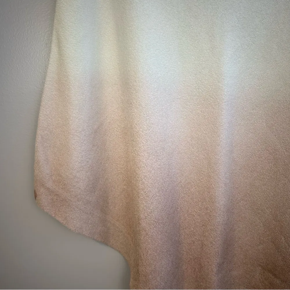 Barefoot Dreams Ombre Cozy Chic Ultra Lite Rose Mist Poncho Size OS Plus - Image 4