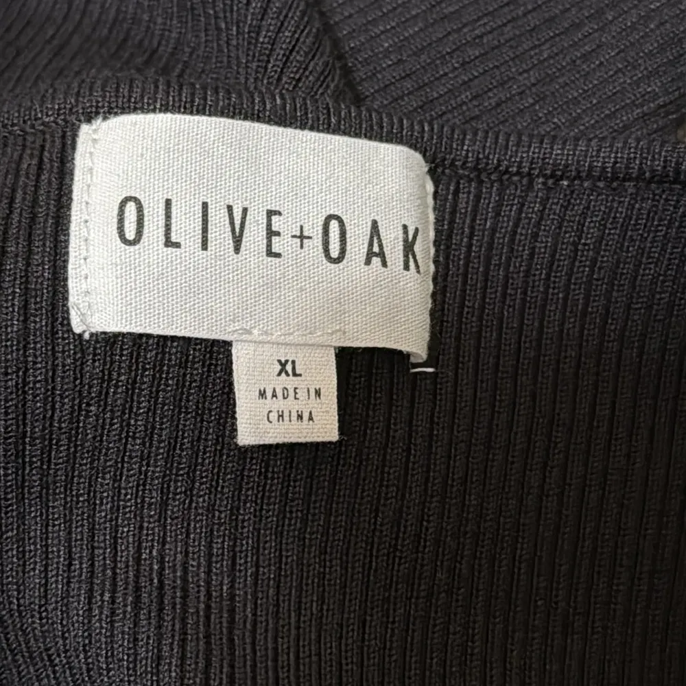 Olive & Oak woman black dress size XL criss cross front soft and stretchy - Image 3