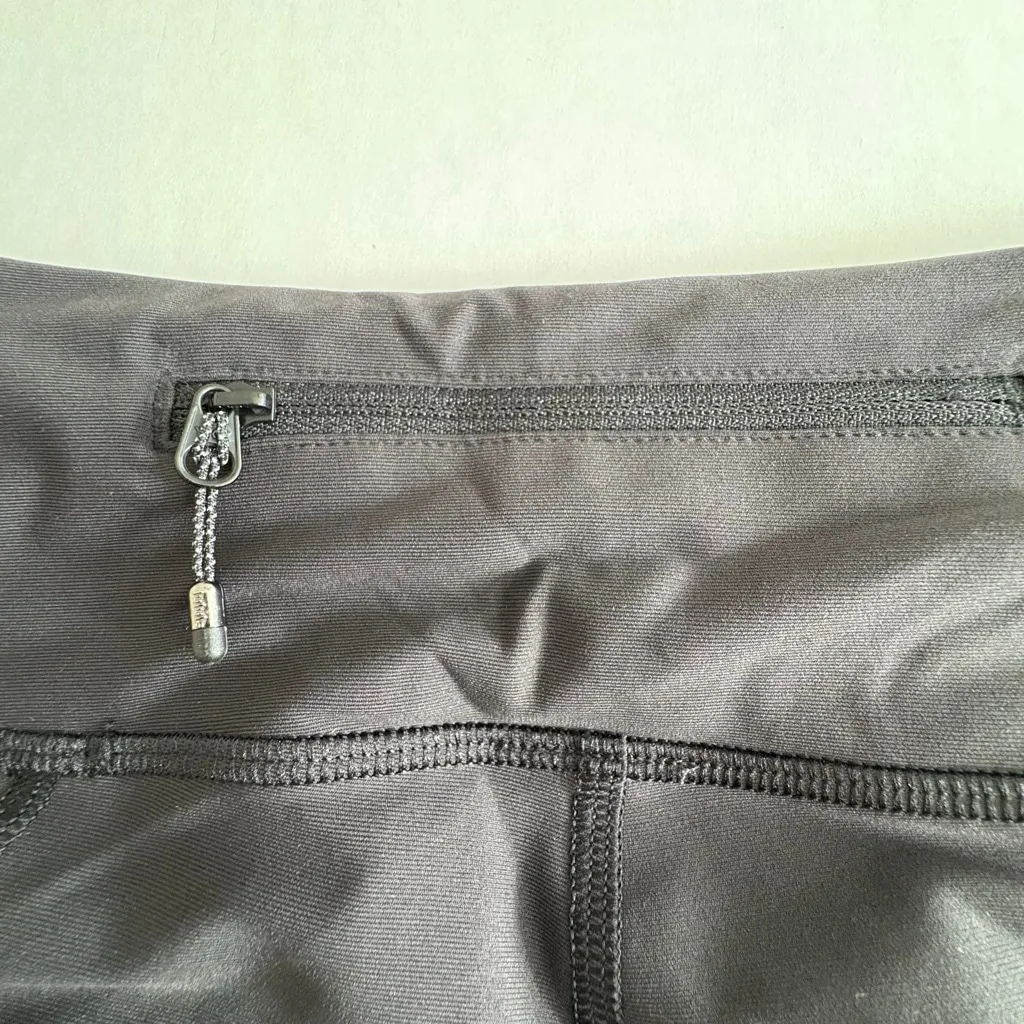 Women's Lululemon Tight stuff sequin dot crop leggings black silver size 6 - Image 7