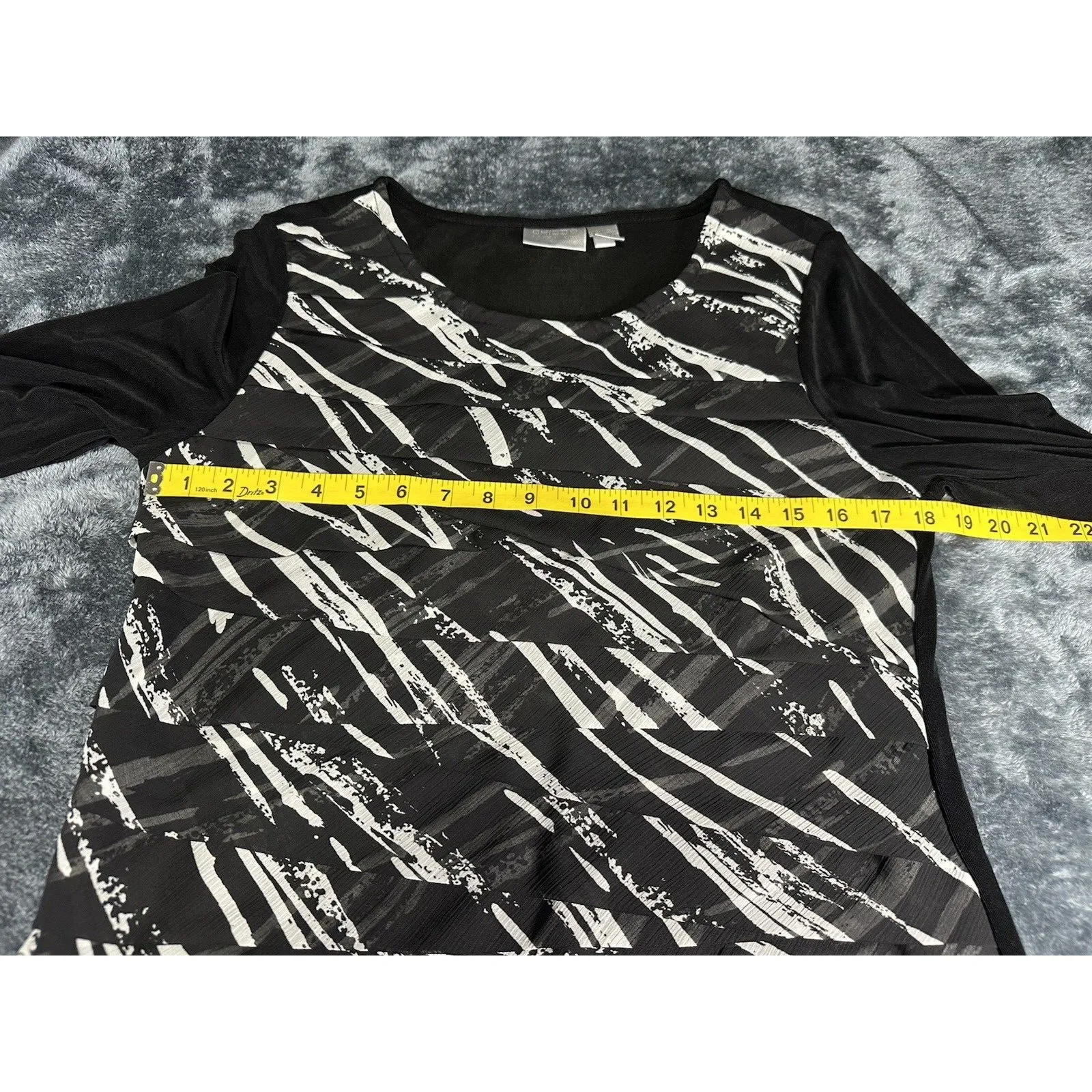 Chico's Travelers Black White Abstract 3/4 Sleeve Knit Top Size 1 (M) - Image 5