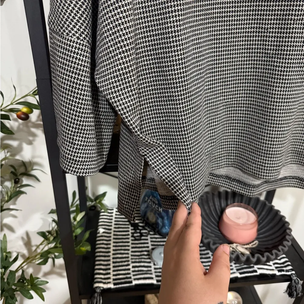 Max Studio black and Gray Relaxed Sweatshirt sweater size small - Image 2