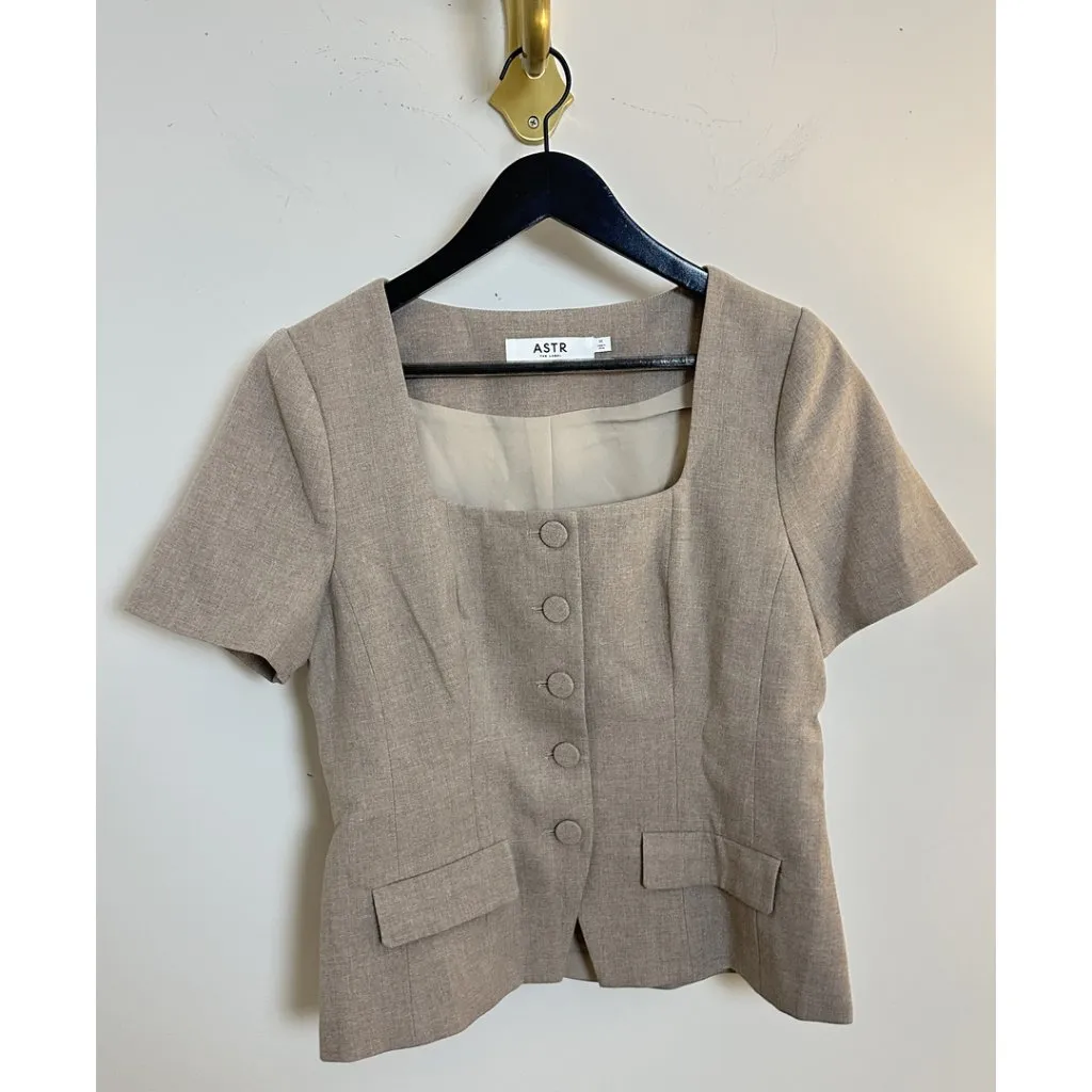 ASTR the Label Square Neck Short Sleeve Jacket in Taupe Size Medium - Image 2