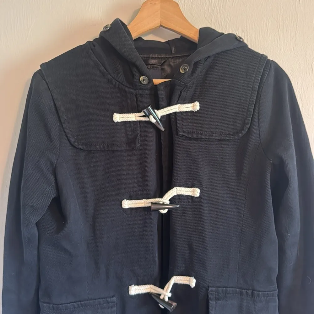 GAP Black Utility Jacket with Hood and Structured Silhouette size Small - Image 2