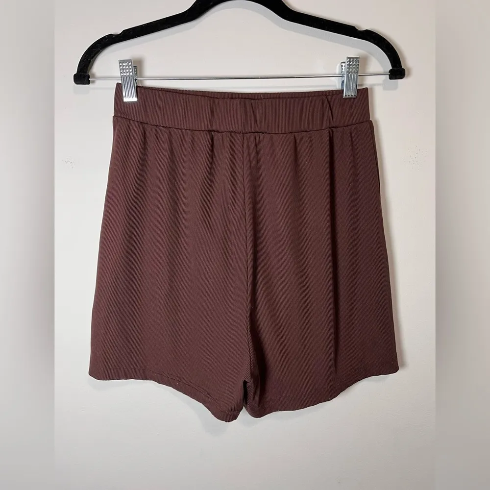 New Design Brown Ribbed Loose Fit Women’s Shorts Lounge Activewear Sz M EUC Size M - Image 3