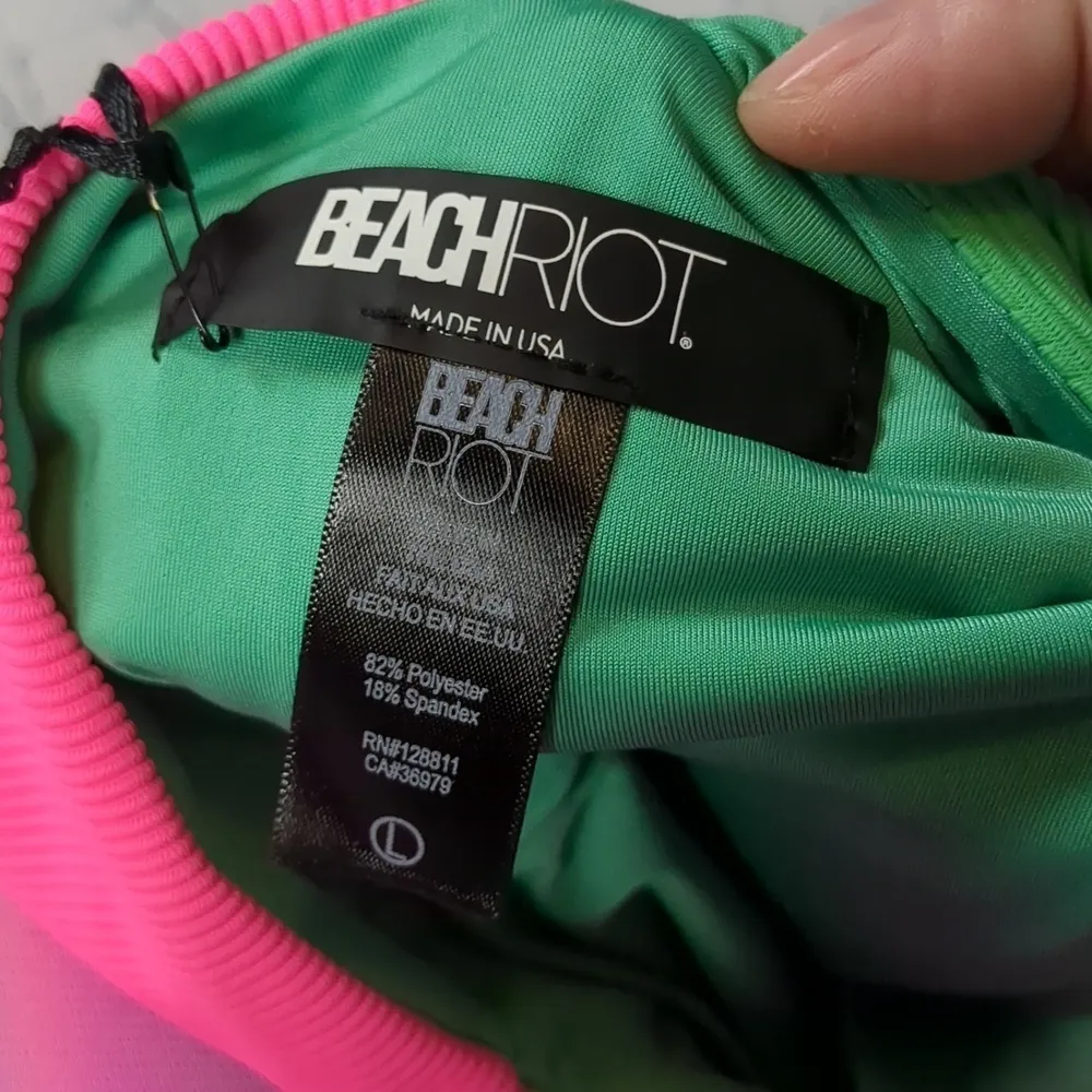 Beach riot nia one piece size Large - Image 3