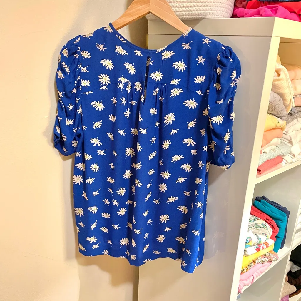 Gorgeous Whistles Blue Floral Print Daisy Blue Shell Top - Image 6