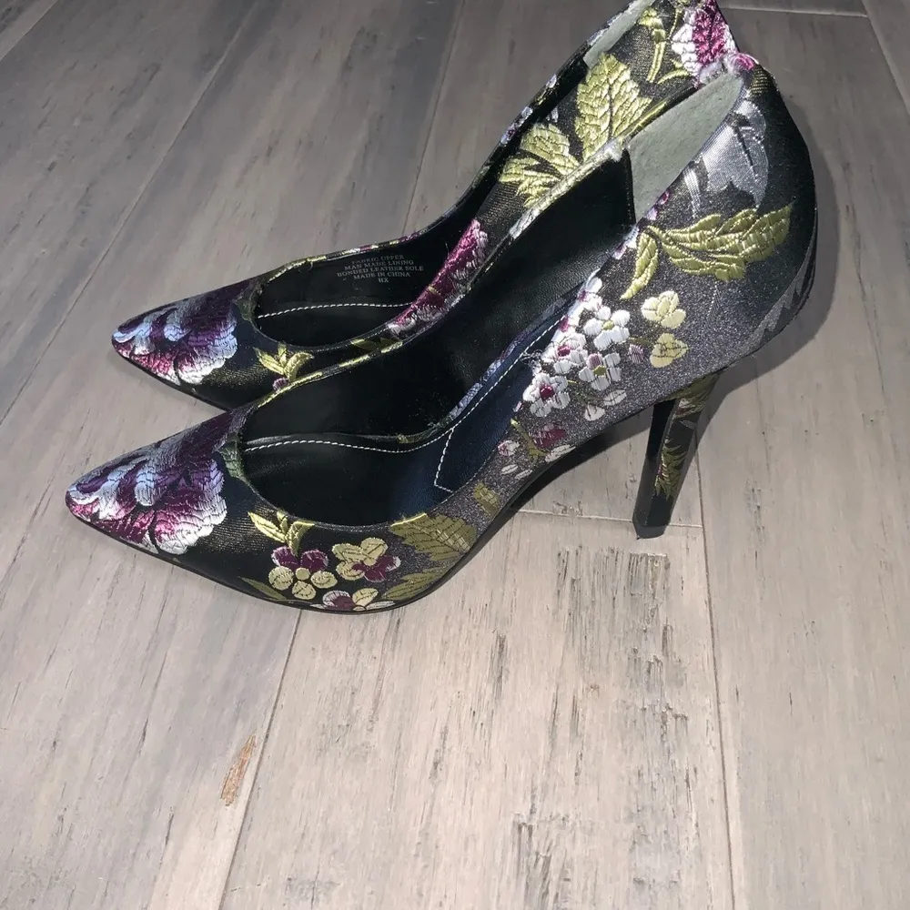 Charles By Charles David Purple, Black Floral Pointed Toe Pump Stiletto Heels 7M - Image 6