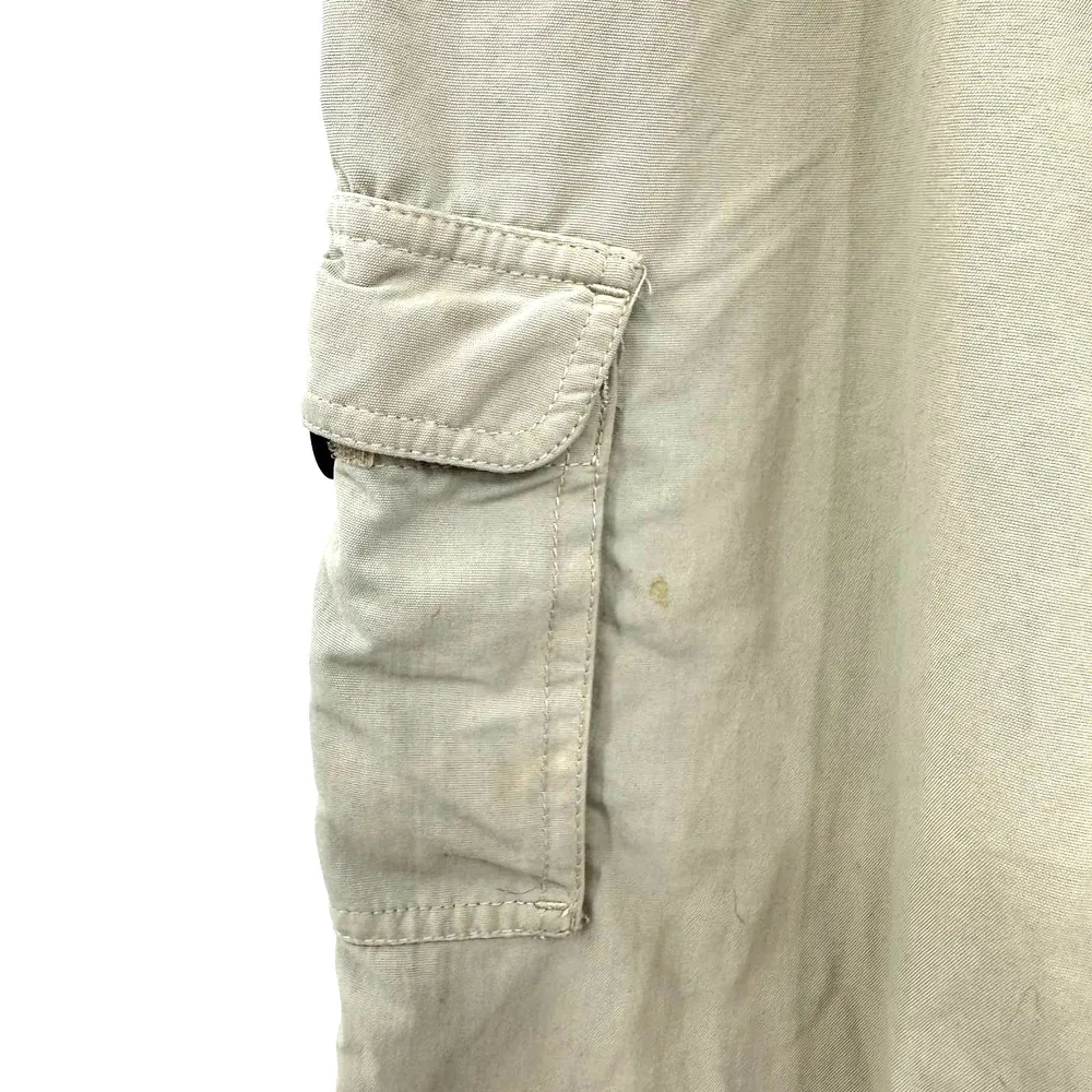 Columbia GRT size 12 khaki color cargo style pants with built in belt zip pocket - Image 6