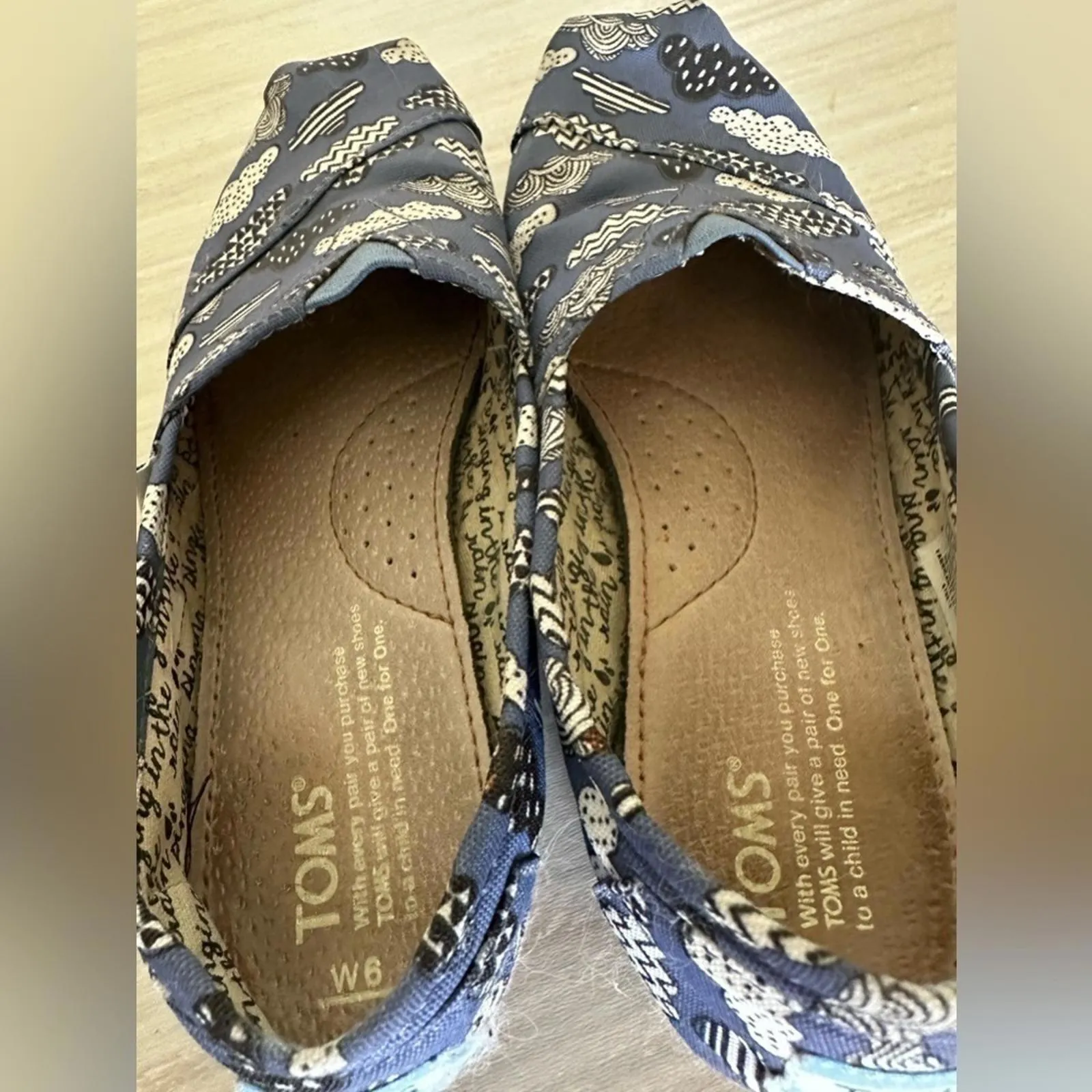 Tom’s Blue Cloud Canvus Slip On Shoes ‘Singing in the Rain’ Women’s 6 - Image 6