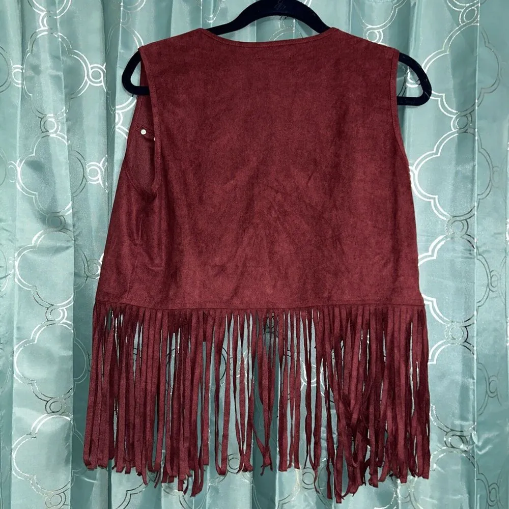 Meaveor Faux Suede Fringe Short Vest. EUC. Size Medium. Burgundy - Image 5