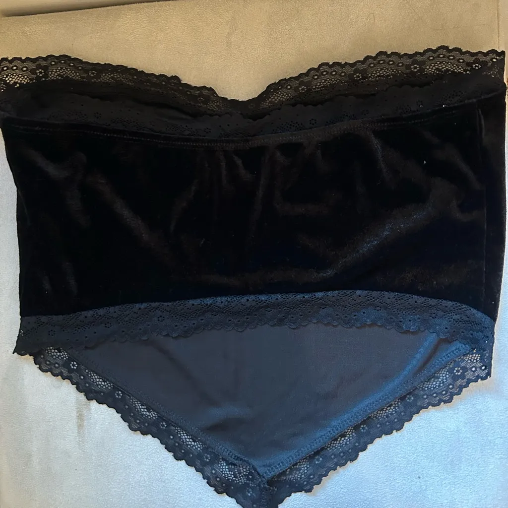 Black Lace Strapless Going Out Top Size M - Image 3