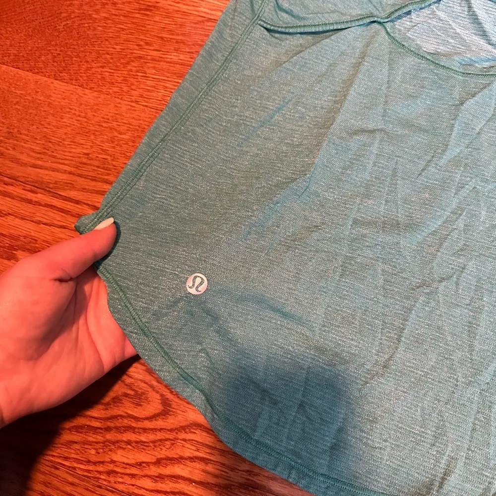 Lululemon faster than light singlet - Image 6