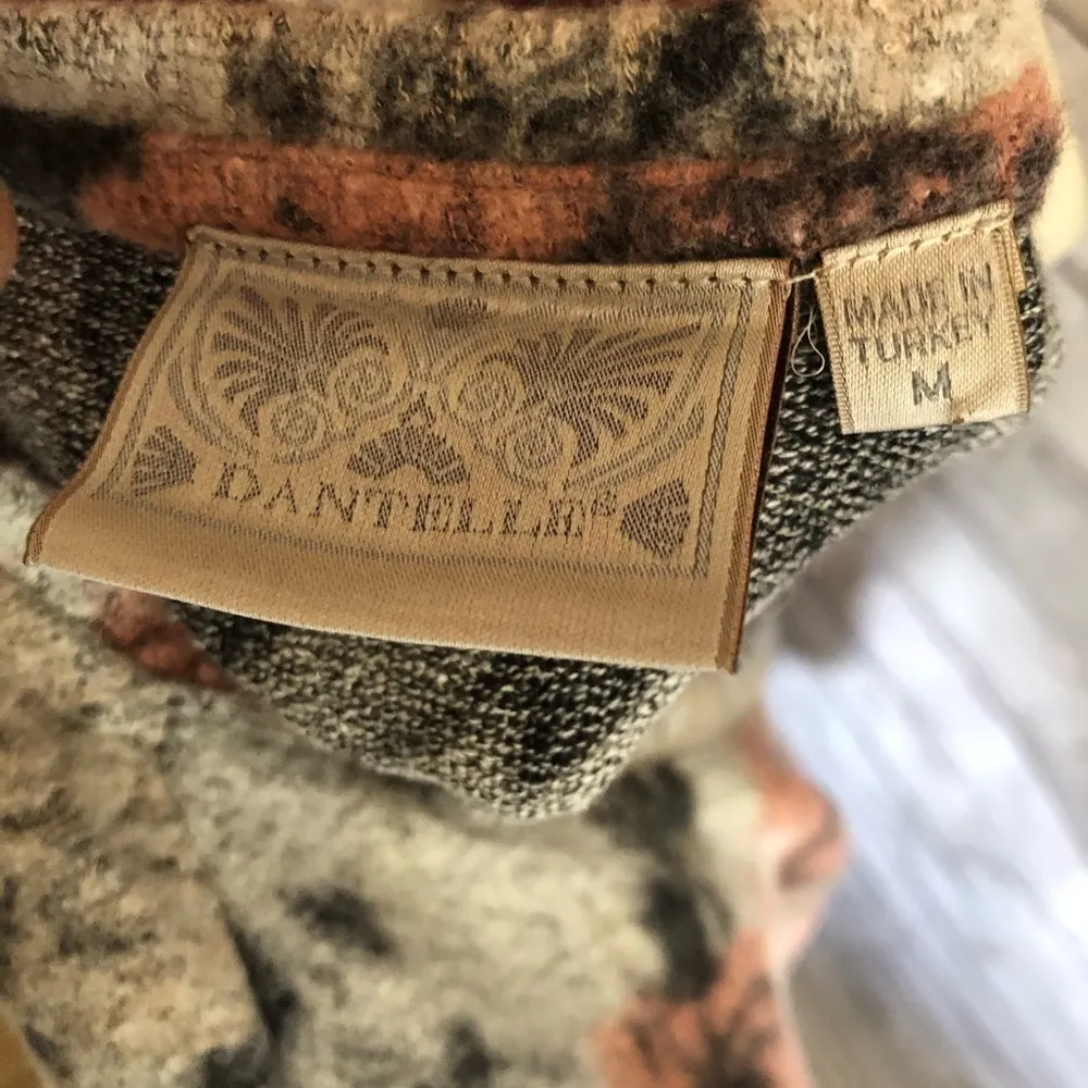 Floral bell sleeves Blouse Size Medium - Image 5