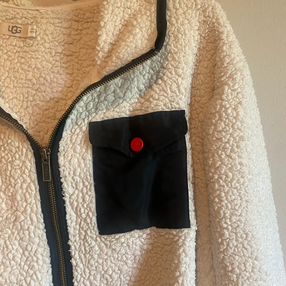 Ugg "Kadence" Cream Fleece Zip Up Hoodie Jacket Size Small - Image 6