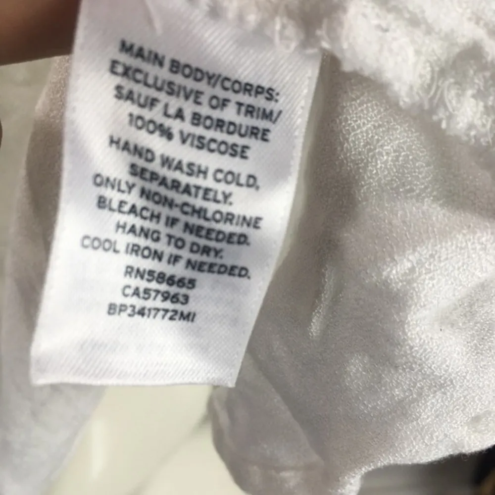 Sun & Shadow White Keyhole Embroidered Top - Image 6