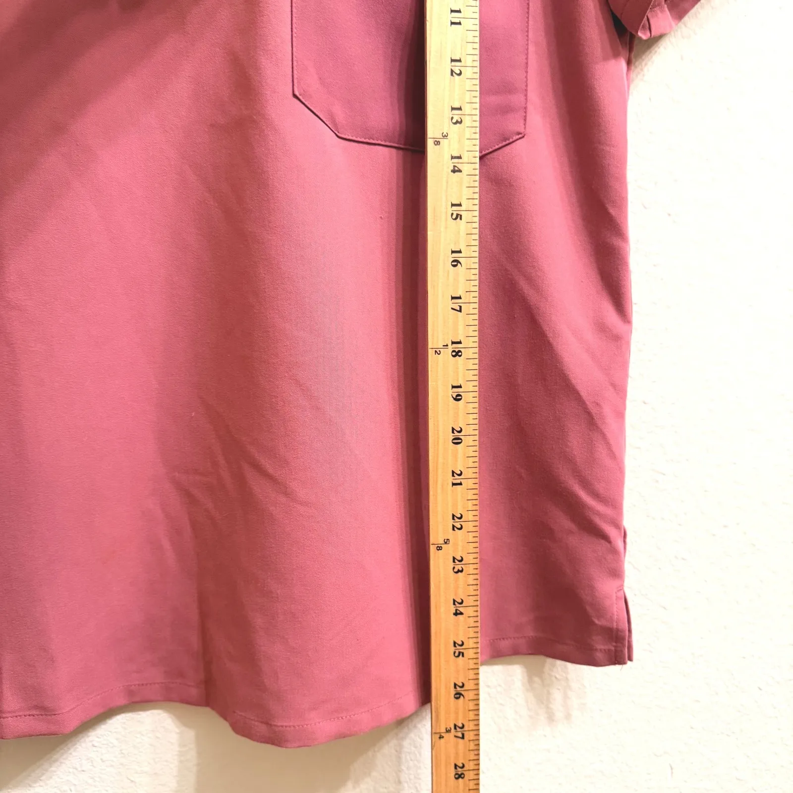 FIGS‎ Scrub Catarina One-Pocket Top V Neck Short Sleeve Mauve Pink Size Small - Image 9