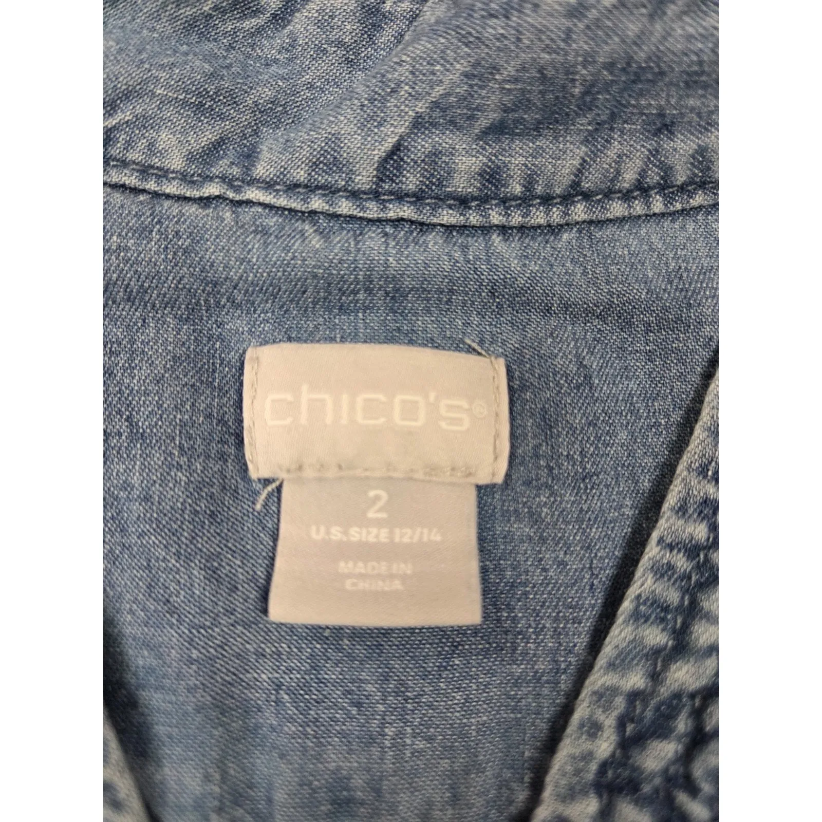 CHICO'S Thin Denim Chambray Tunic V Neck Pullover Blouse Shirt Size 2 Large - Image 2